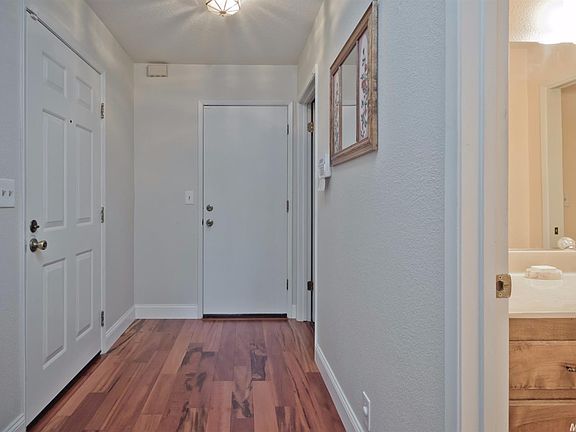 5th image of 318 Sun Haven Pl