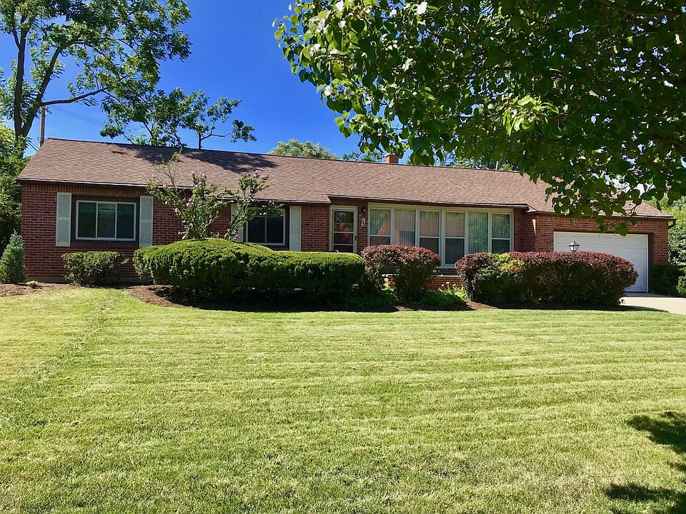 1st image of 140 Campus Dr