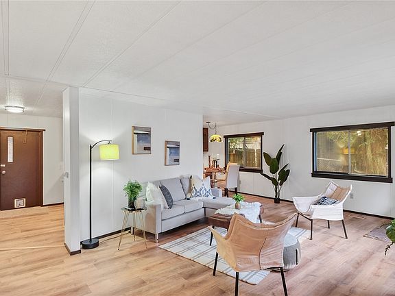 2nd image of 27020 Frodesen Circle NE