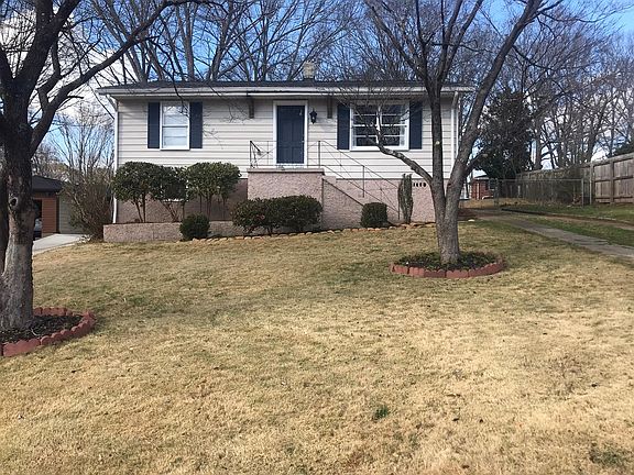 3rd image of 931 McLinden Ave SE