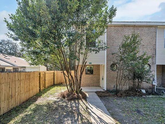 5th image of 13 Poulton Dr NW #F