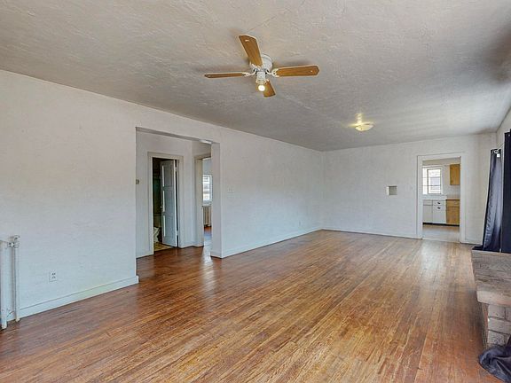 4th image of 605 Salazar St