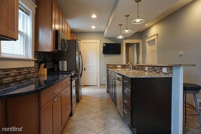 522 Hill Kitchen