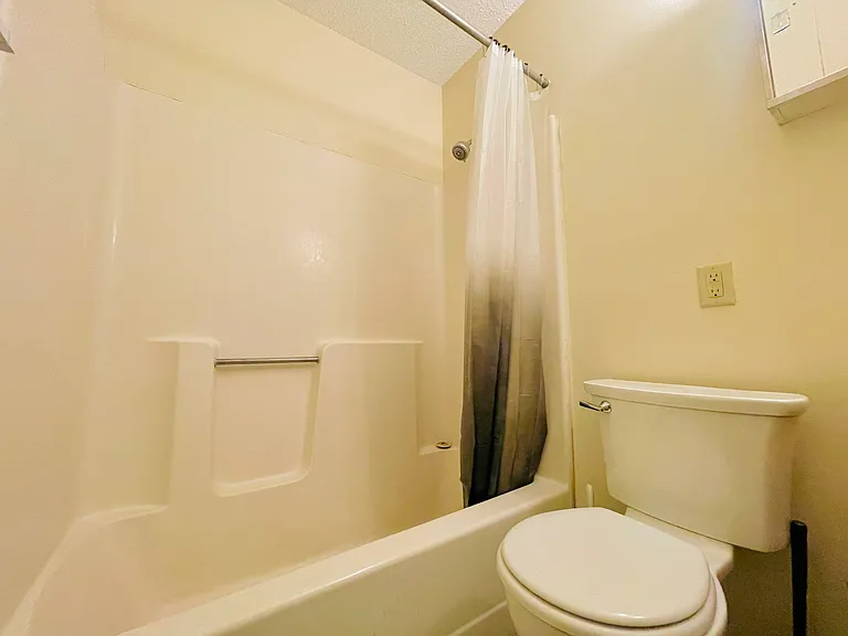 96 Ethan Allen Pkwy #4 — Photo 36