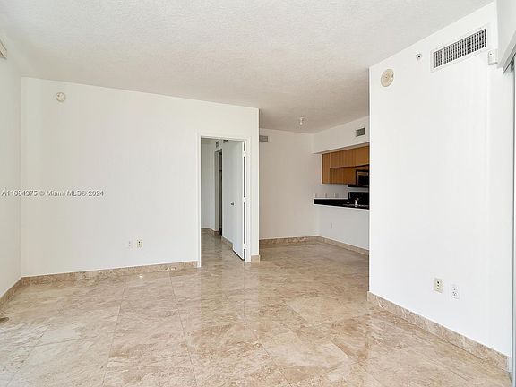 4th image of 1750 N Bayshore Dr #15