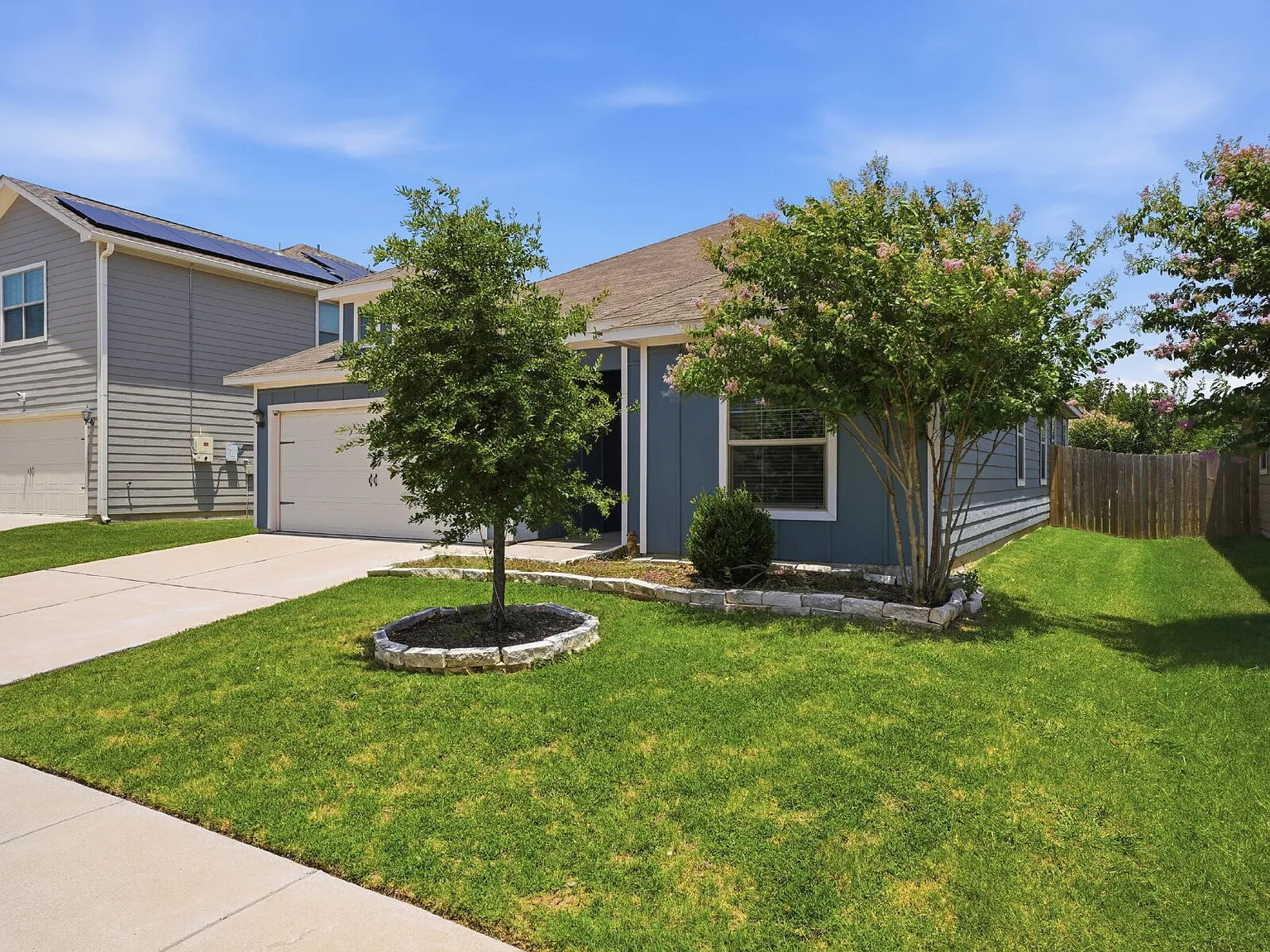 4 bed, 2.0 bath, 1724 sqft, $2,100 — Photo 3