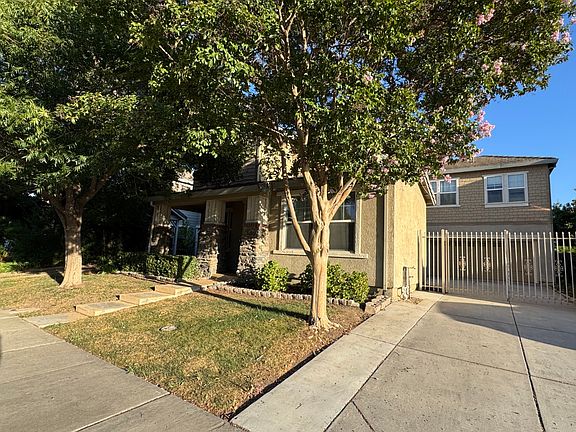 2nd image of 2912 Safford Ave
