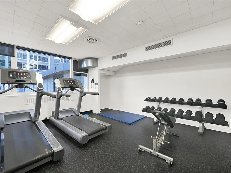 4250 N Marine Dr #22 — Photo 10