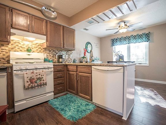5th image of 2547 E Lakeshore Dr