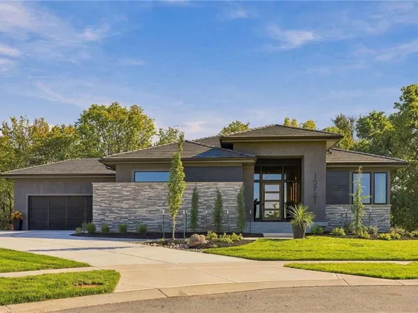 13721 Guilford Rd, Leawood, KS 66224