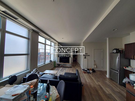 3rd image of 133 E Berkeley St #502