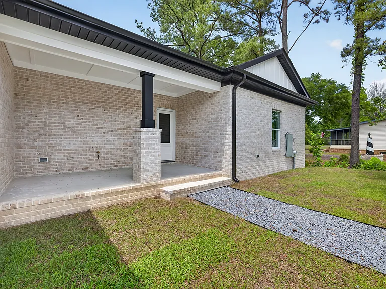 106 Lee Dr — Photo 6