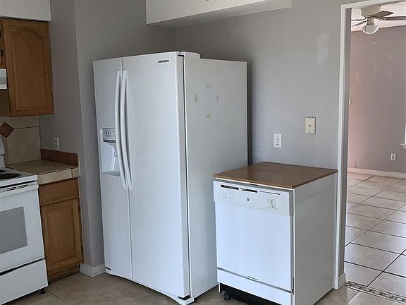 4th image of 2811 Langley Ave APT 119