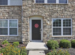 280 Autumn Ridge Cir, Pickerington, OH 43147