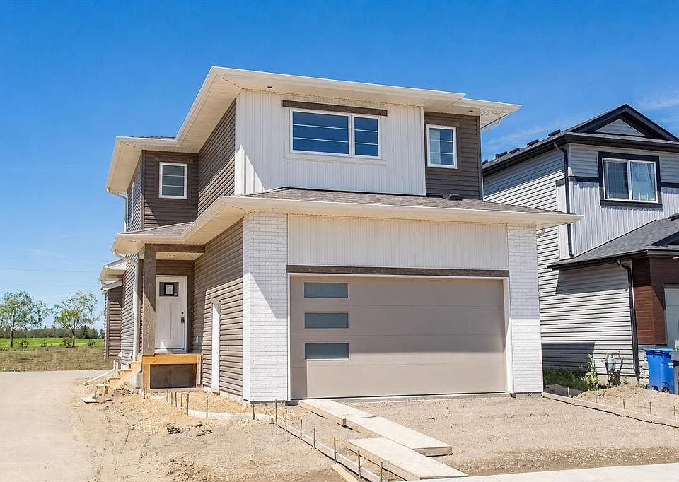 1st image of 60 E Emmett Cres