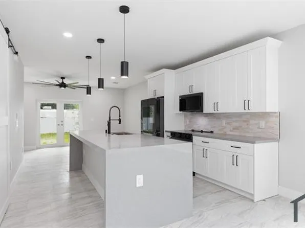 2742 NW 48th St, Miami, FL 33142