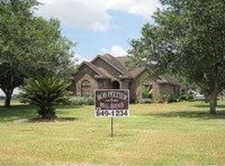 3161 N Valderas St, Angleton, TX 77515