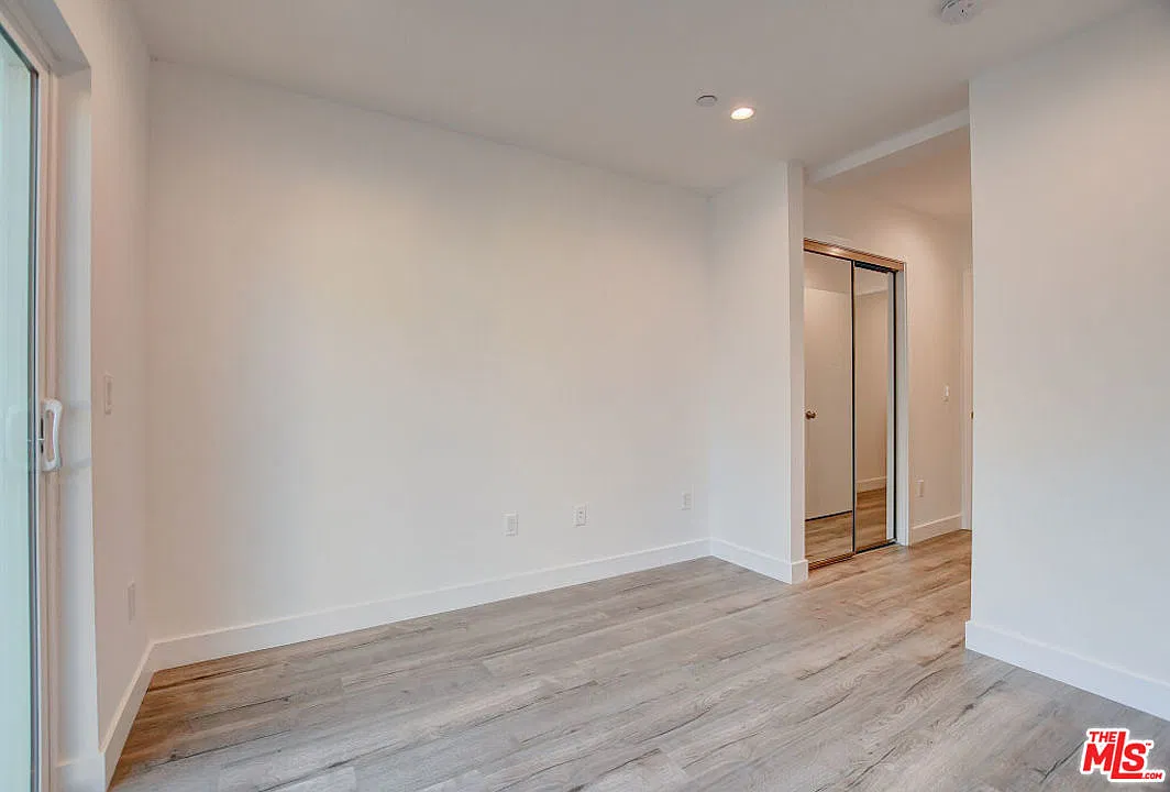 4 bed, 1800 sqft, $5,000 — Photo 1
