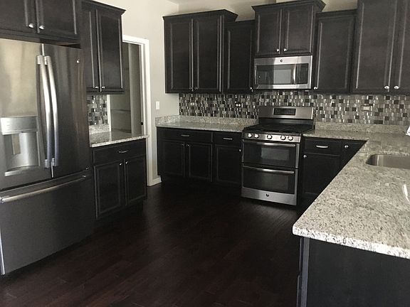 5th image of 23 Margaret Dr
