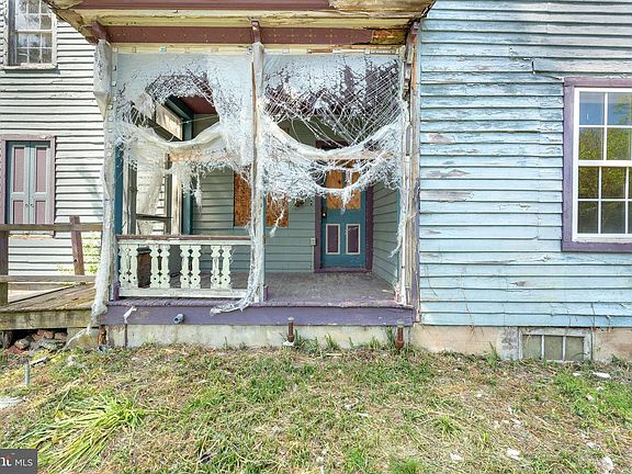 5th image of 2528 Market St