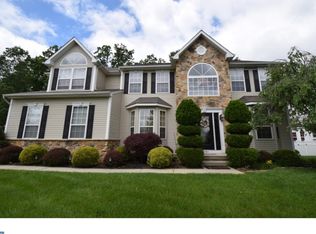 701 Saddlebrook Dr, Williamstown, NJ 08094