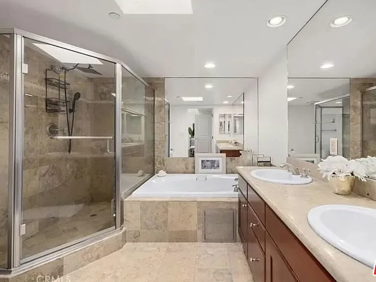 1621 Barry Ave #Penthouse 3 — Photo 7
