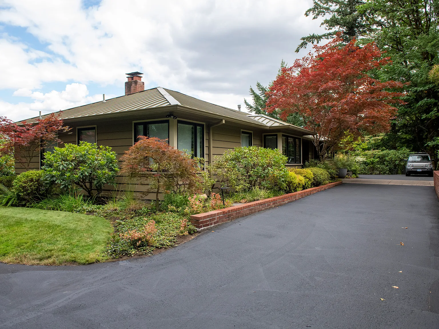4 bed, 3883 sqft, $7,000 — Photo 3