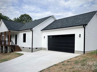 1479 20th St NE, Hickory, NC 28601