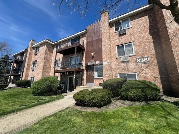 838 W College Blvd APT 201, Addison, IL 60101