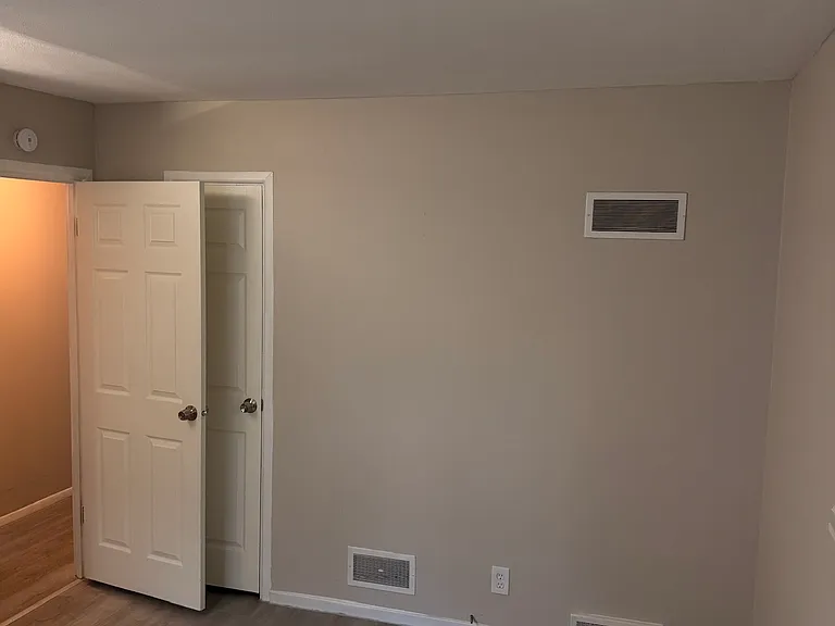 182 Monteith Cir — Photo 8