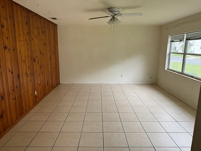 2420 Oberlin Ave — Photo 4