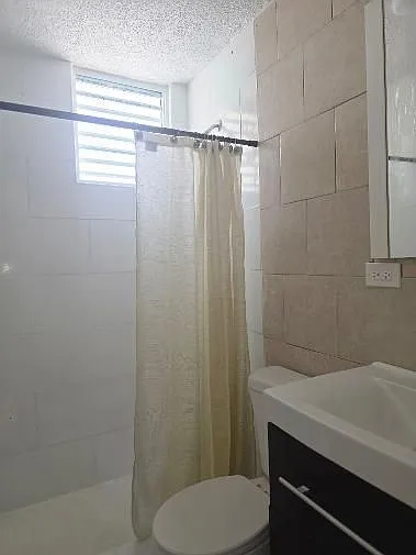 3 bed, 1.0 bath, 1300 sqft, $1,350 — Photo 4