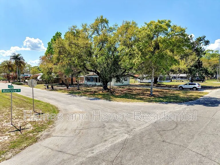 322 Clearwater Lake Dr — Photo 2
