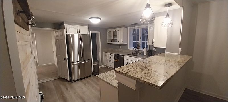 4th image of 69 Mann Avenue