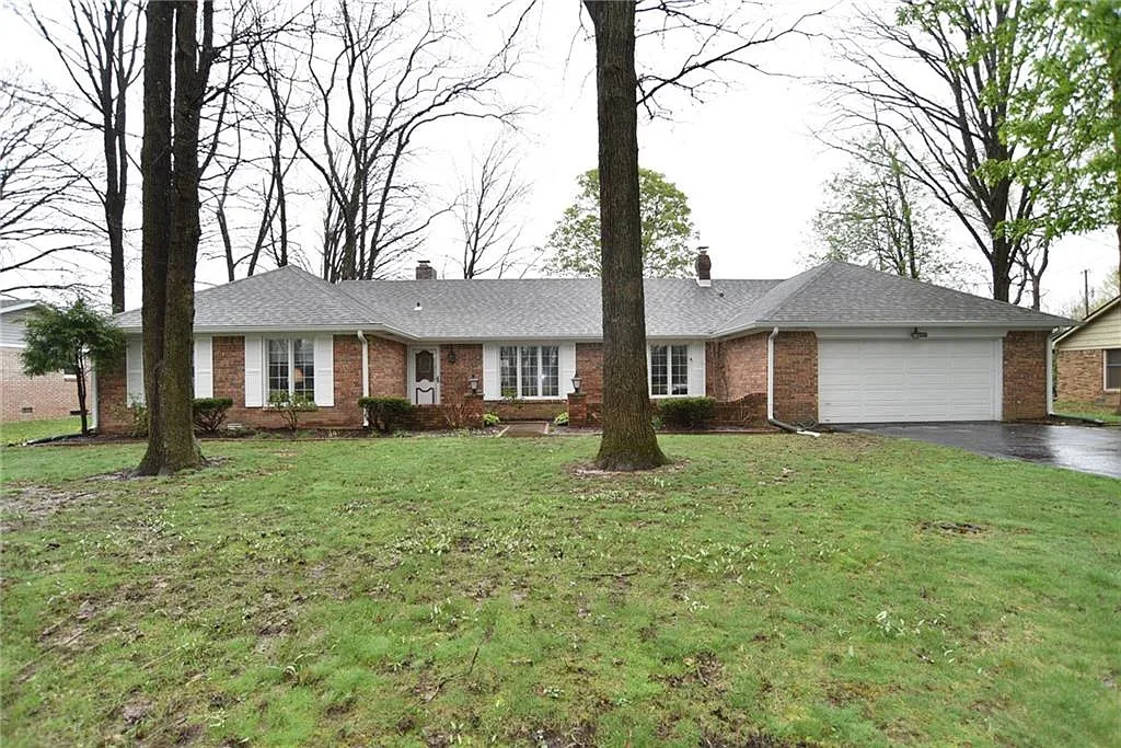 6637 Karyn Dr photo 1