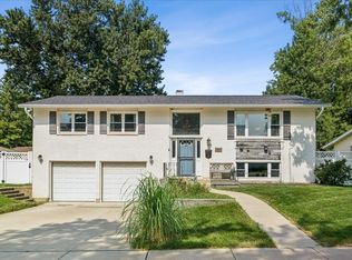 6916 Williams Dr, Woodridge, IL 60517