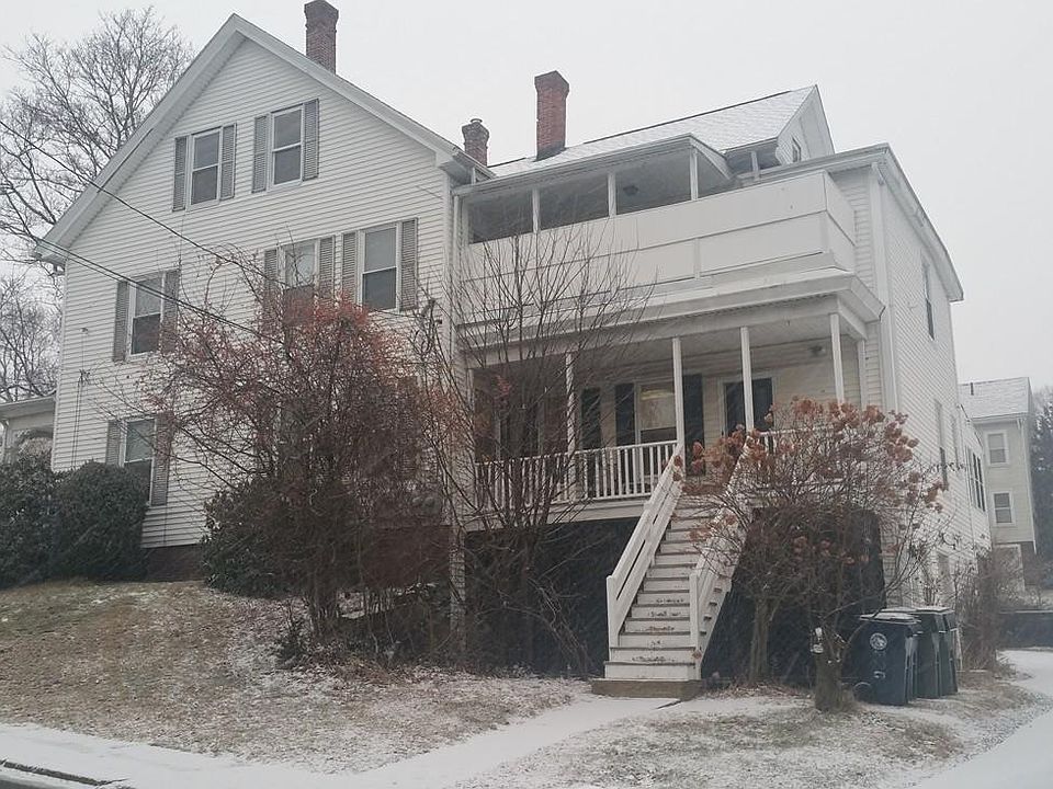 2nd image of 220 Lincoln St #2
