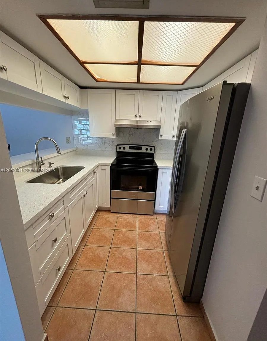 Kenland Walk Condo Ii — Photo 4