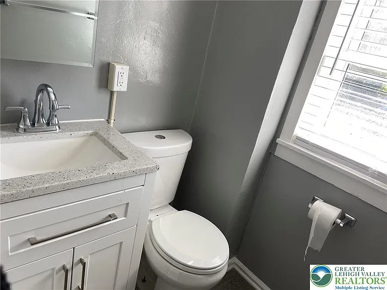 810 Pine St — Photo 24