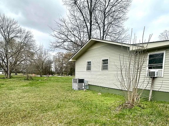 3rd image of 1565 Choctaw St