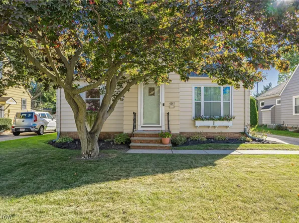 4267 W 226th St, Fairview Park, OH 44126