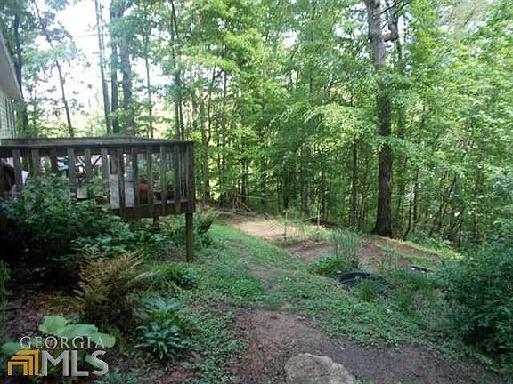 5th image of 121 Hickory Nut Trl