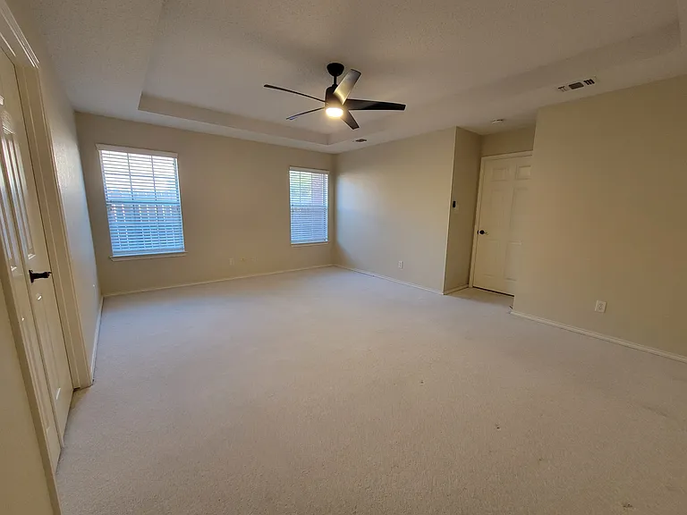 2704 Amherst Ave — Photo 35