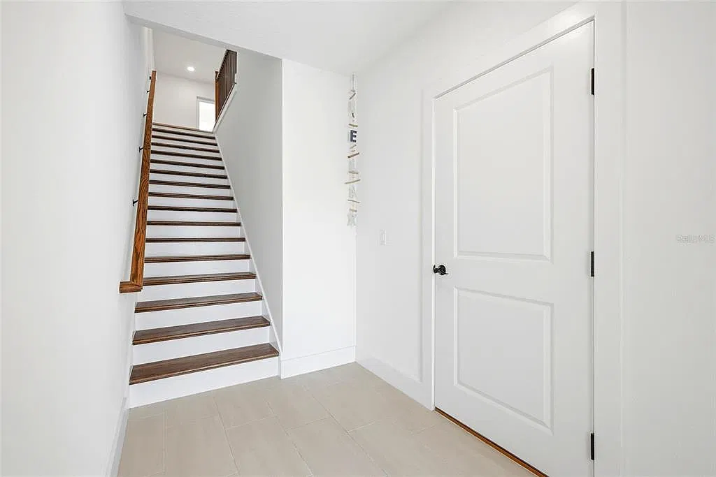 3 bed, 2.5 bath, 2239 sqft, $4,500 — Photo 4