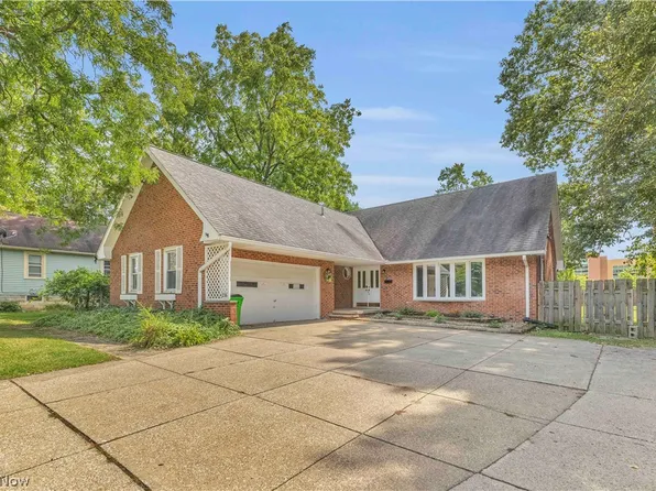 236 E 5th Ave, Berea, OH 44017
