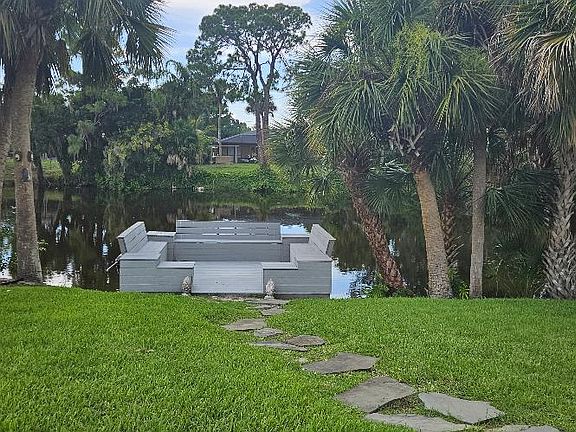 4th image of 2223 Lakewood Dr