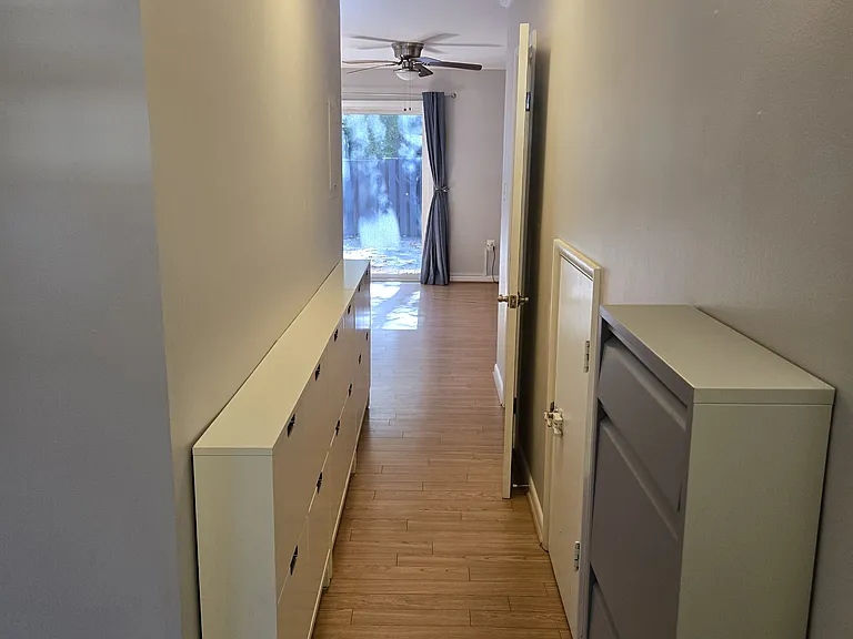 1348 Northgate Sq — Photo 8