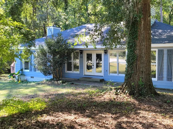 21 Market Cir, Sharpsburg, GA 30277
