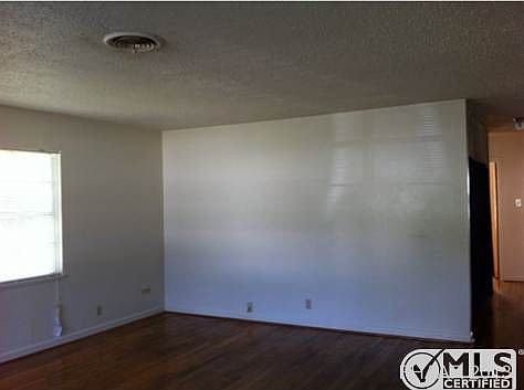 5th image of 306 Prather Dr