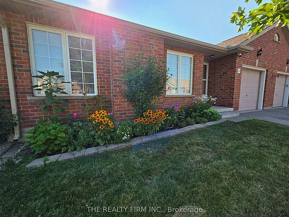 2nd image of 100 Stroud Cres #11